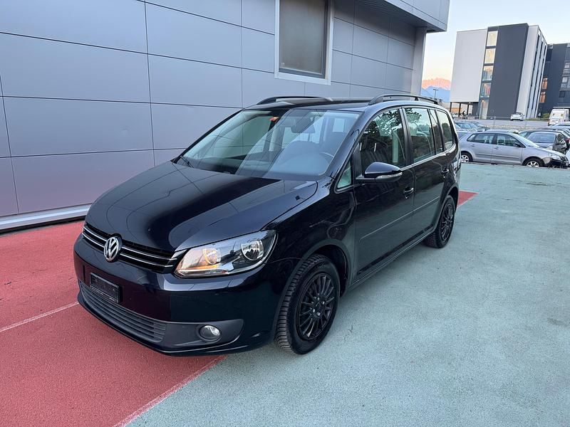 Gebraucht VW Touran Trendline 105 PS (77 kW) 2014 Van / Kleinbus