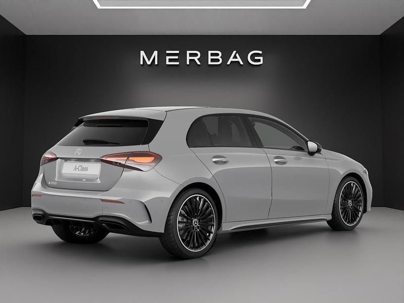 Neu Mercedes A200 163 PS (119 kW) 2025 Grau Limousine