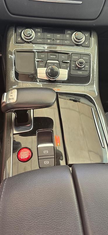 Gebraucht Audi S8 520 PS (382 kW) 2013 Limousine