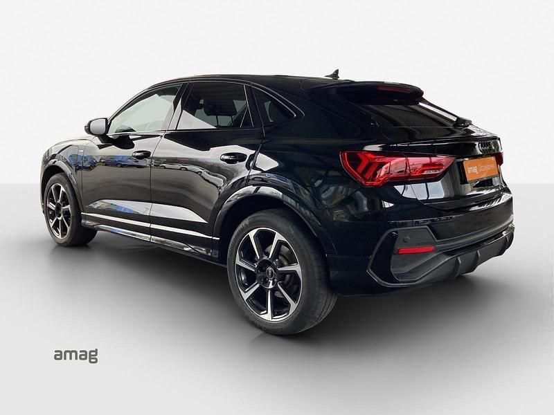 Gebraucht Audi Q3 Sportback Attraction 245 PS (180 kW) 2022 Mythosschwarz metallic SUV