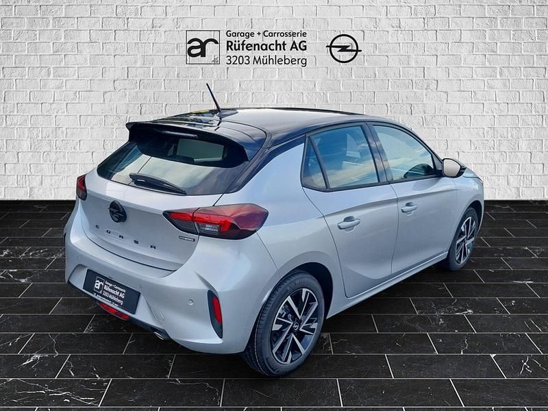 Neu Opel Corsa 110 PS (80 kW) 2025 Grün Limousine