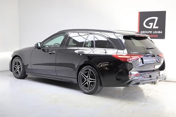 Gebraucht Mercedes C220 197 PS (144 kW) 2024 Schwarz Kombi