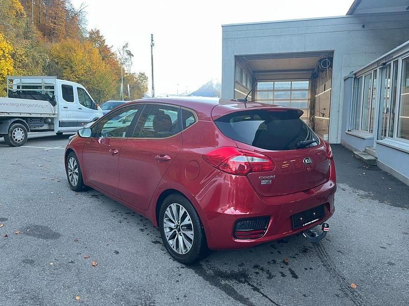 Gebraucht Kia Ceed 120 PS (88 kW) 2016 Kleinwagen