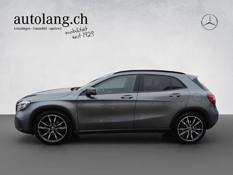 Gebraucht Mercedes GLA200 Night 156 PS (114 kW) 2019 Grau SUV