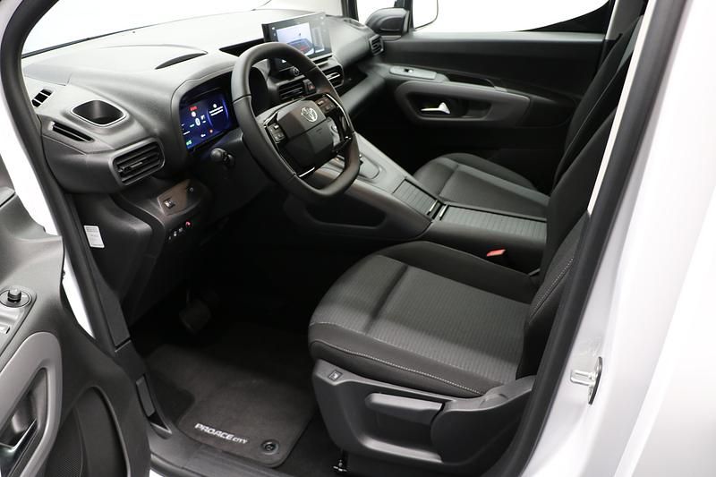 Gebraucht Toyota Proace Verso City 100 kW (136 PS) 2025 Weiss Kombi