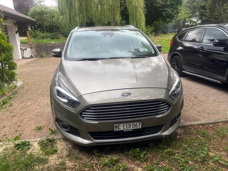 Gebraucht Ford S-MAX Titanium 180 PS (132 kW) 2016 Van / Kleinbus