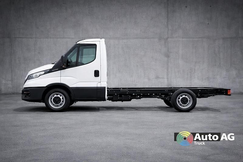 Neu Iveco Daily 136 PS (100 kW) 2026 Weiss Abholung