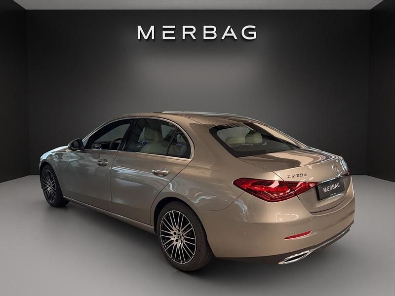 Gebraucht Mercedes C220 200 PS (147 kW) 2023