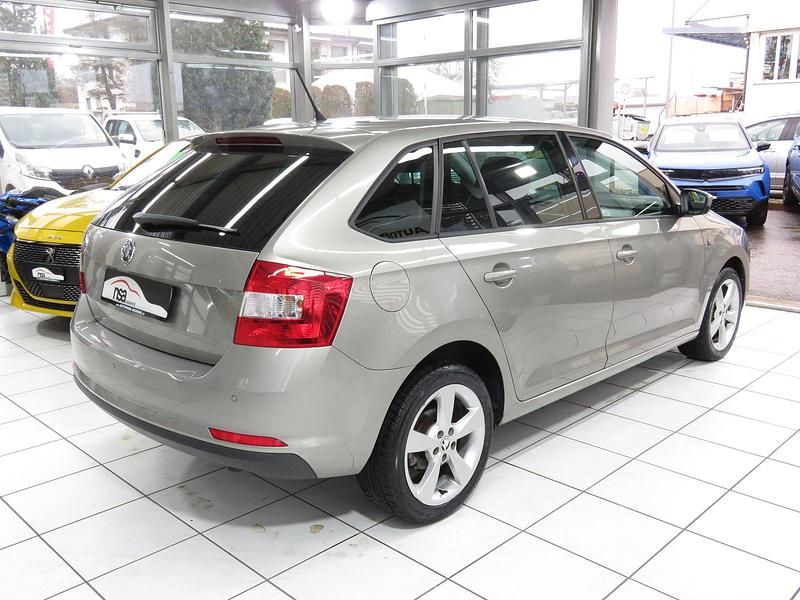 Gebraucht Skoda Rapid Elegance 105 PS (77 kW) 2014 Kleinwagen