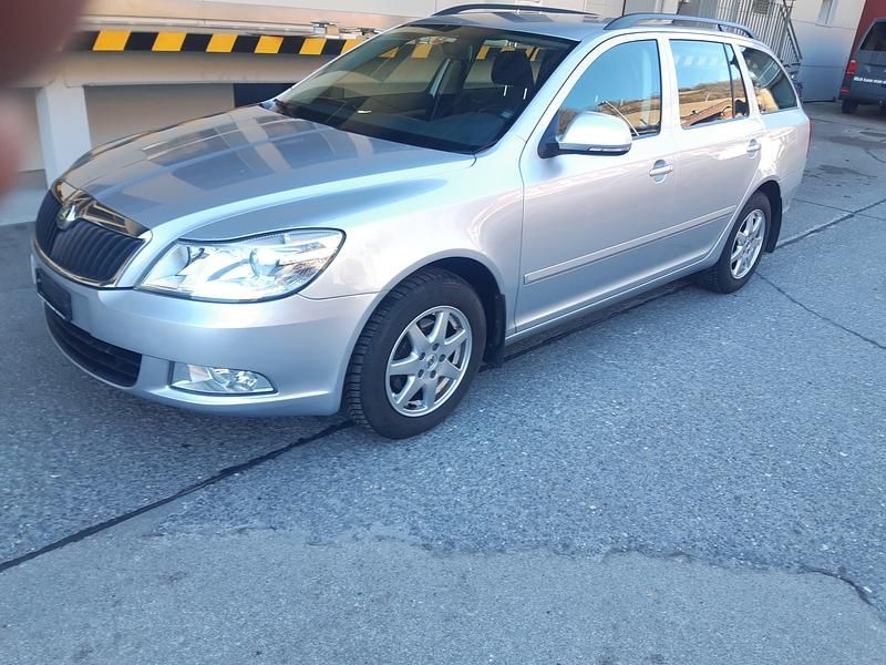 Gebraucht Skoda Octavia 105 PS (77 kW) 2012 Kombi