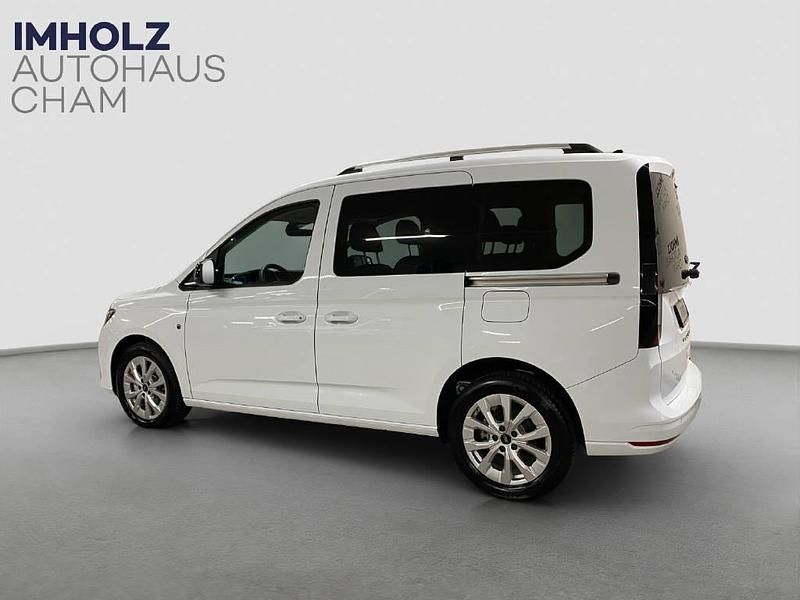 Neu Ford Tourneo Titanium 122 PS (89 kW) 2026 Weiss Kombi