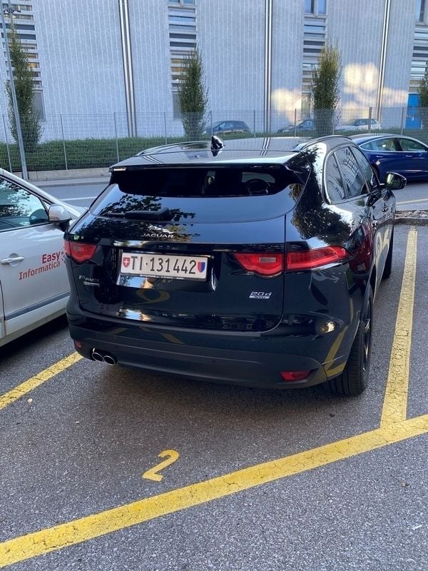 Gebraucht Jaguar F-Pace R-Sport 180 PS (132 kW) 2018 SUV