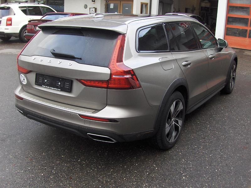 Gebraucht Volvo V60 CC 197 PS (144 kW) 2022 Kombi