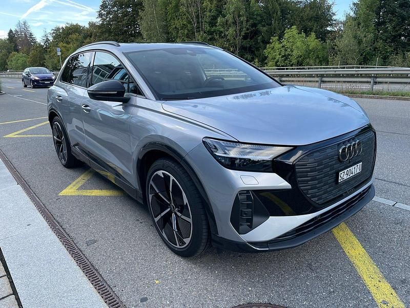 Neu Audi Q4 e-tron Comfort 125 kW (170 PS) 2026 SUV