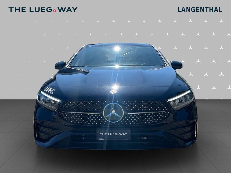 Gebraucht Mercedes A180 136 PS (100 kW) 2024 Schwarz Limousine