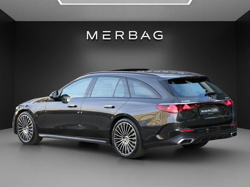 Gebraucht Mercedes E200 204 PS (150 kW) 2025 Grau Kombi