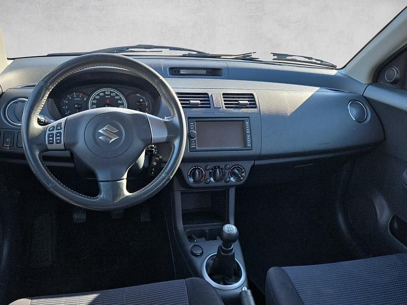 Gebraucht Suzuki Swift GL 92 PS (67 kW) 2010 Limousine