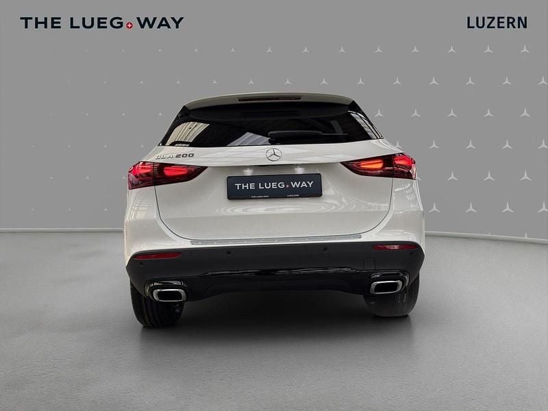 Neu Mercedes GLA200 Night 163 PS (119 kW) 2025 Weiss SUV