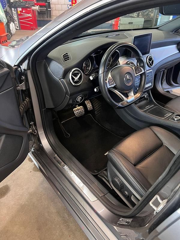 Gebraucht Mercedes CLA200 Shooting Brake AMG line 136 PS (100 kW) 2017 Kombi