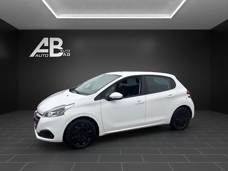 Gebraucht Peugeot 208 Signature Sky 82 PS (60 kW) 2019 Kleinwagen