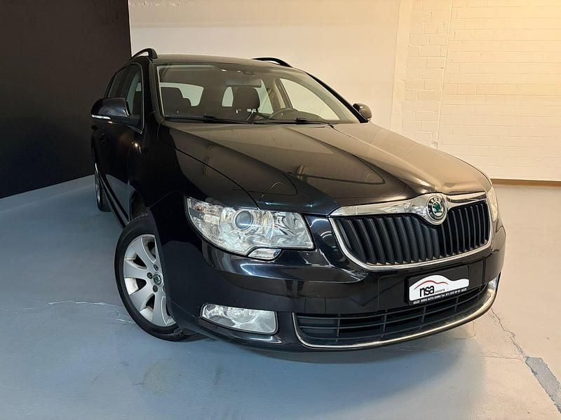 Gebraucht Skoda Superb Elegance 140 PS (102 kW) 2011 Kombi