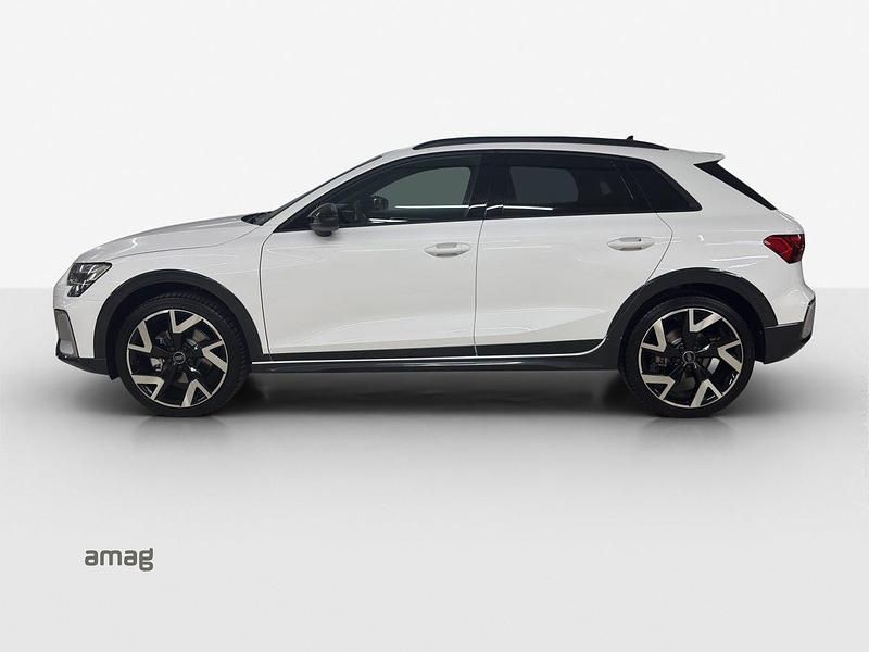 Blanc arcona Neu 2025 Audi A3 Ambiente Limousine | CHF 44’430 (Etwas zu teuer) - Bild 1/4