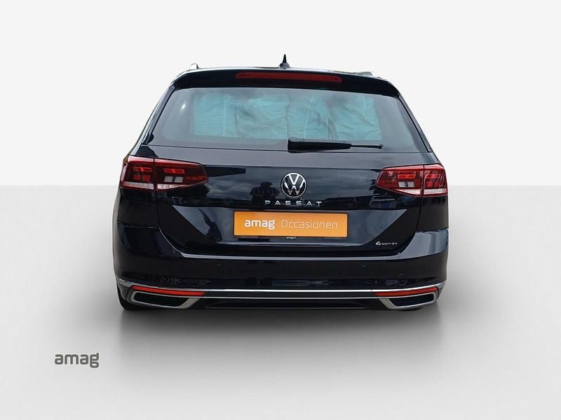 Gebraucht VW Passat Elegance 200 PS (147 kW) 2023 Deepblack perleffekt Kombi