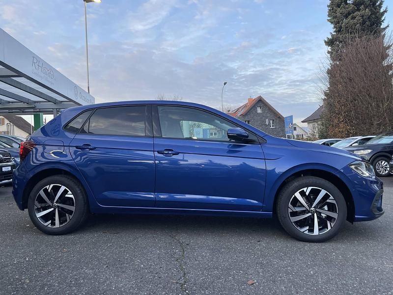 Neu VW Polo Life 95 PS (69 kW) 2026 Blau Limousine