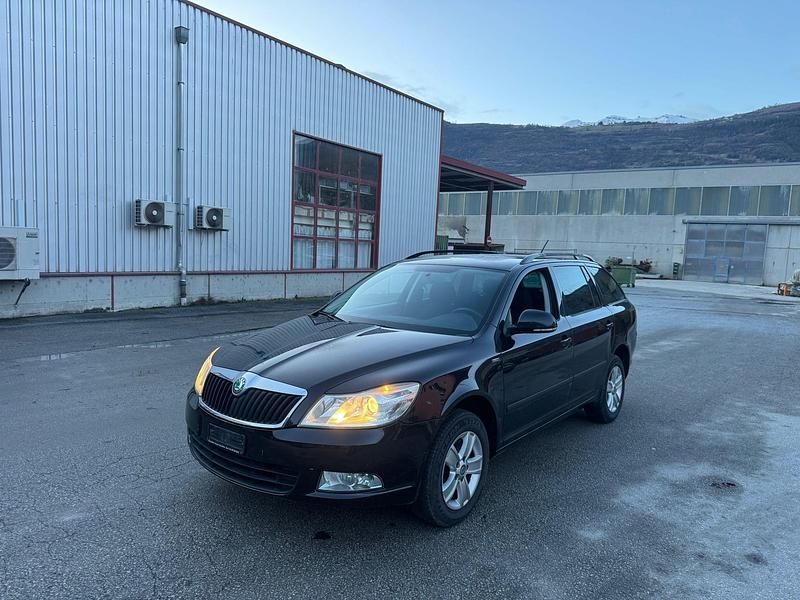 Gebraucht Skoda Octavia 105 PS (77 kW) 2012 Kombi