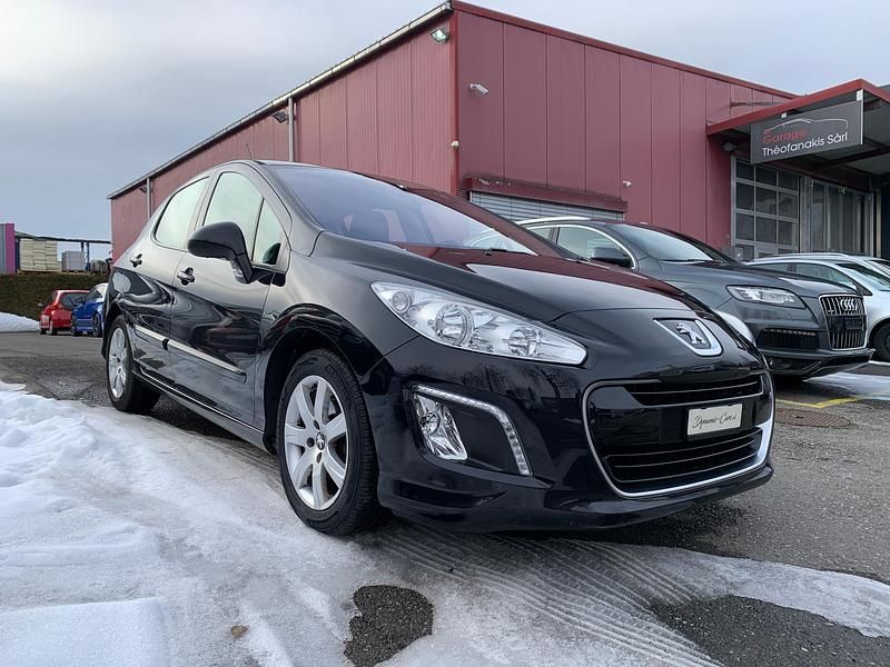Gebraucht Peugeot 308 Active 120 PS (88 kW) 2012
