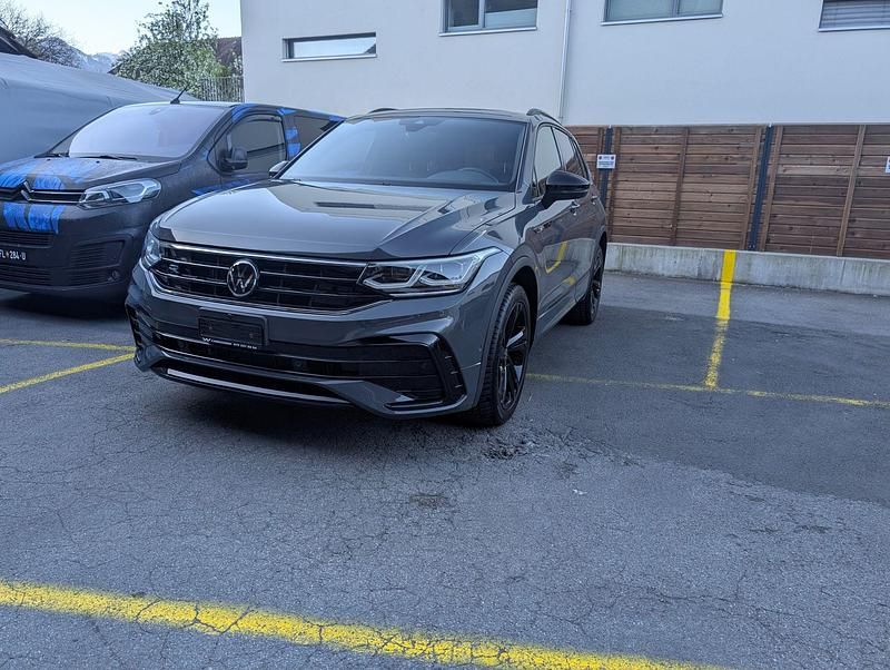 Gebraucht VW Tiguan R-line 190 PS (139 kW) 2022 SUV