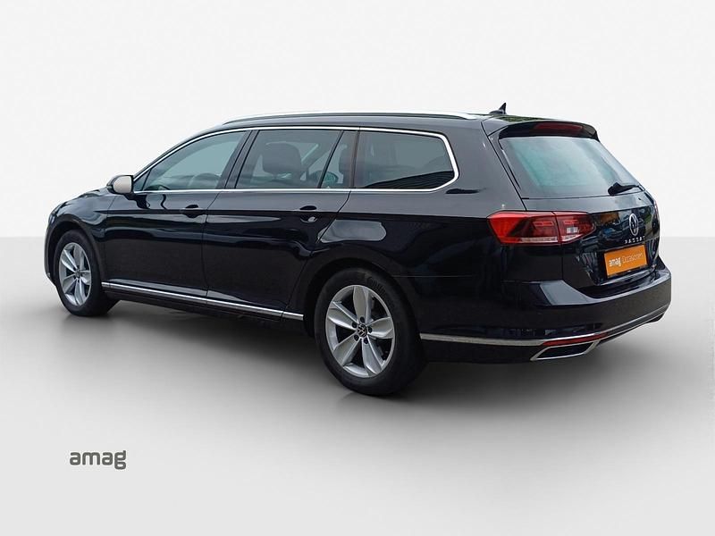 Gebraucht VW Passat Elegance 200 PS (147 kW) 2023 Deepblack perleffekt Kombi