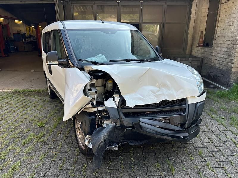 Gebraucht Fiat Doblò Active 95 PS (69 kW) 2010 Van / Kleinbus