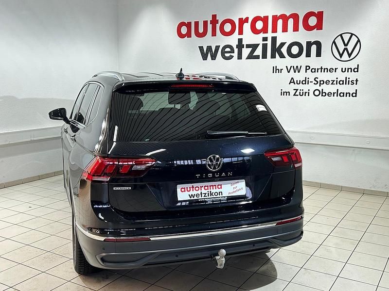 Gebraucht VW Tiguan Allspace Life 150 PS (110 kW) 2022 Schwarz SUV