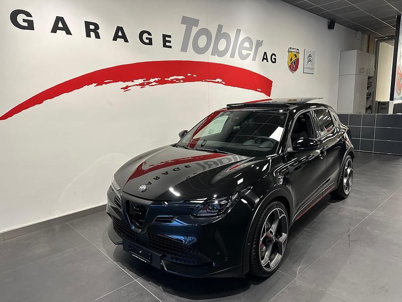Neu Alfa Romeo Junior Veloce 205 kW (280 PS) 2025 Schwarz SUV