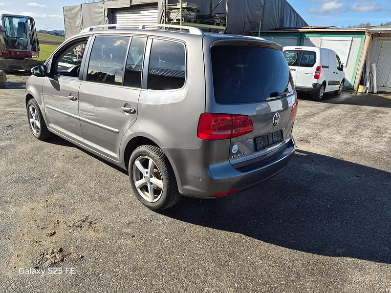 Gebraucht VW Touran Highline 105 PS (77 kW) 2011 Van / Kleinbus