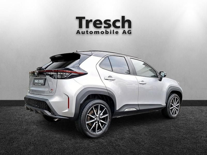 Neu Toyota Yaris Cross Sport 131 PS (96 kW) 2026 Silber SUV