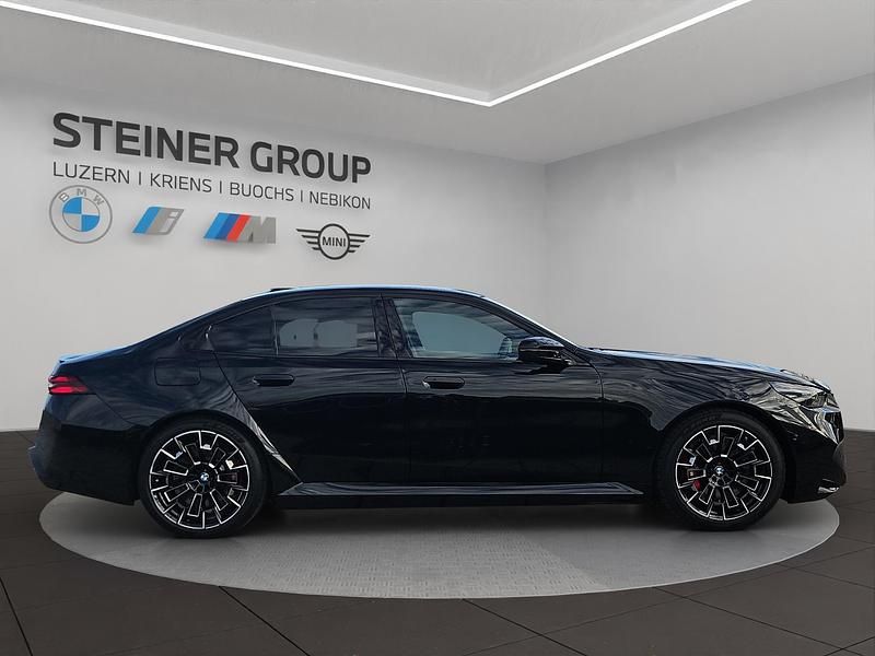 Neu BMW M5 Comfort Edition 727 PS (534 kW) 2025 Schwarz Limousine