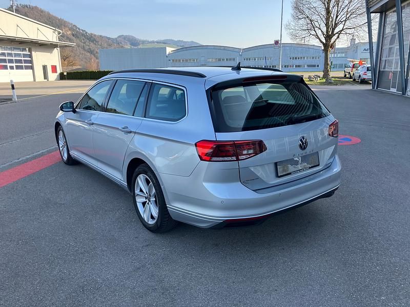 Gebraucht VW Passat Elegance 200 PS (147 kW) 2021