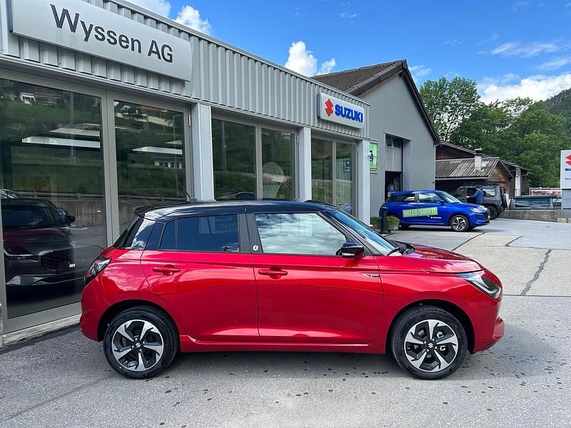 Gebraucht Suzuki Swift 82 PS (60 kW) 2025 Rot Limousine