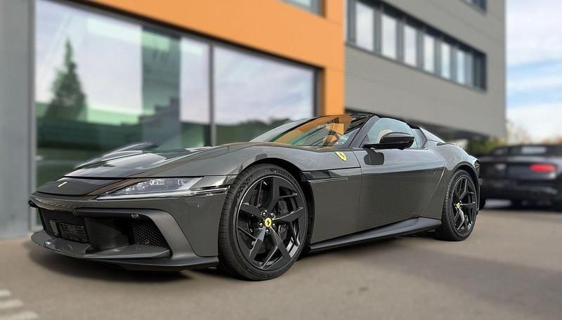 Neu 2025 Ferrari 12 Cilindri Cabrio | CHF 529’999 - Bild 1/4