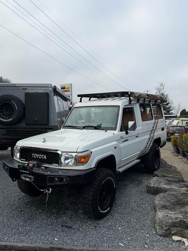 Gebraucht Toyota Land Cruiser 227 PS (166 kW) 2019 Weiss SUV