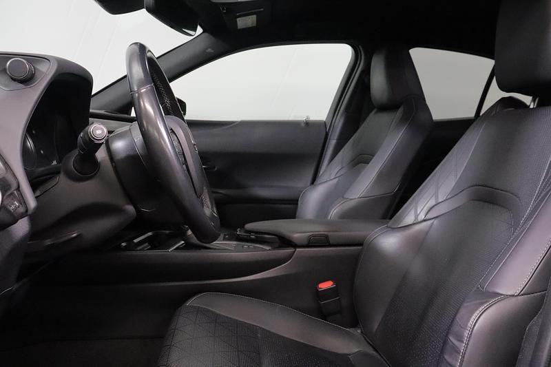 Gebraucht Lexus UX 250h 184 PS (135 kW) 2019 Silber SUV