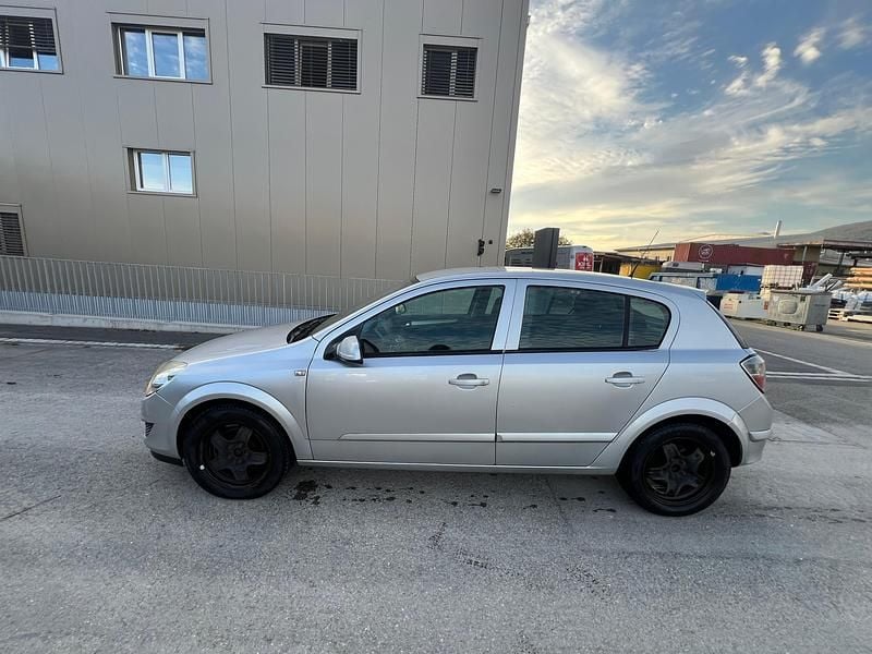 Gebraucht Opel Astra Enjoy 115 PS (84 kW) 2009