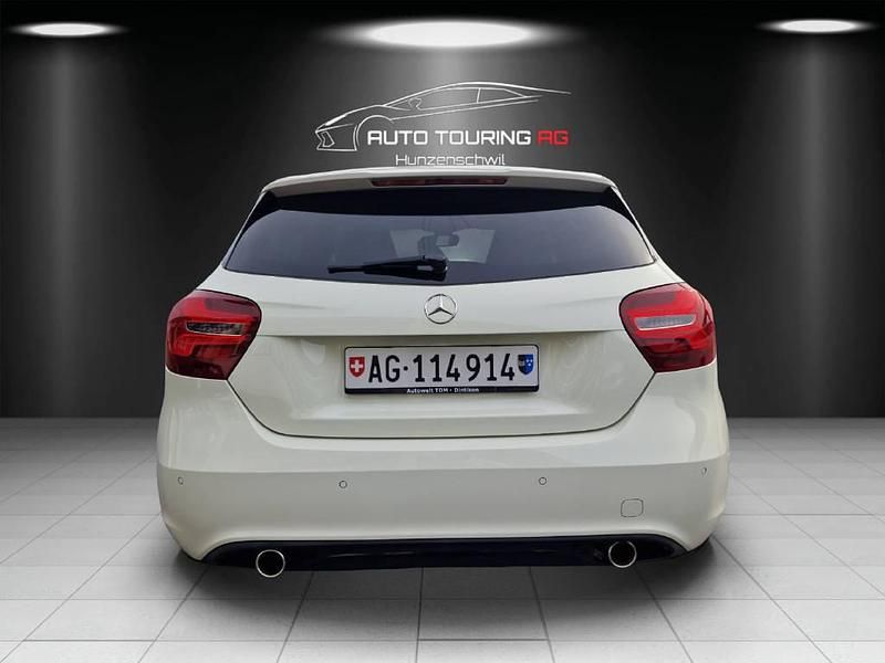 Gebraucht Mercedes A180 Night 122 PS (89 kW) 2016 Weiss Limousine