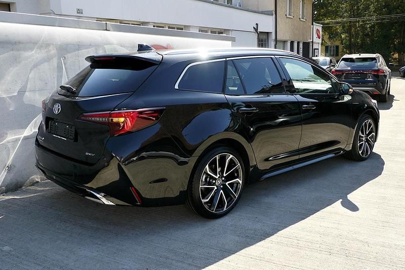 Neu Toyota Corolla Premium 178 PS (130 kW) 2025 Kombi