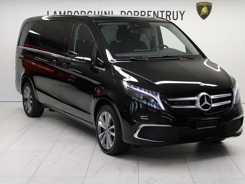 Gebraucht Mercedes V300 Avantgarde 239 PS (175 kW) 2023 Schwarz Van / Kleinbus