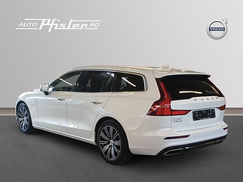 Gebraucht Volvo V60 Inscription 341 PS (250 kW) 2021 Weiss Kombi