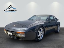 Porsche 944