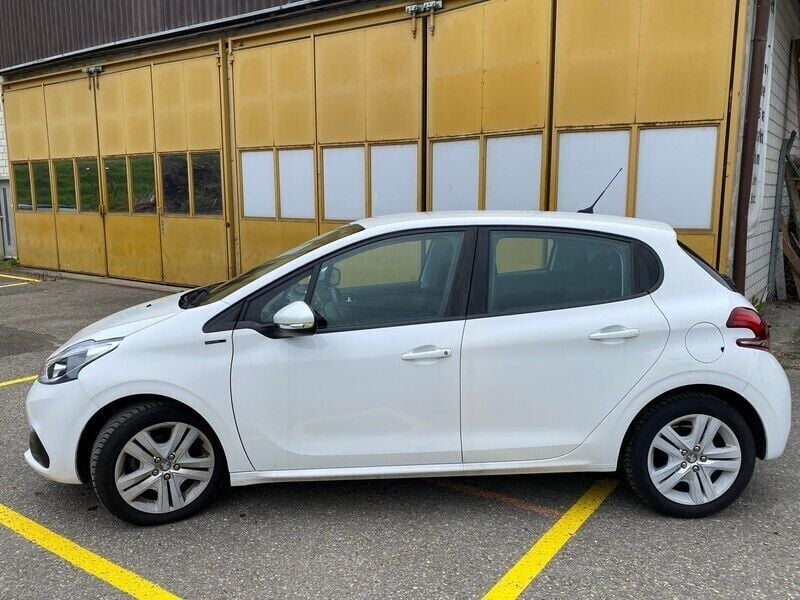 Gebraucht Peugeot 208 Signature Sky 82 PS (60 kW) 2018 Kleinwagen